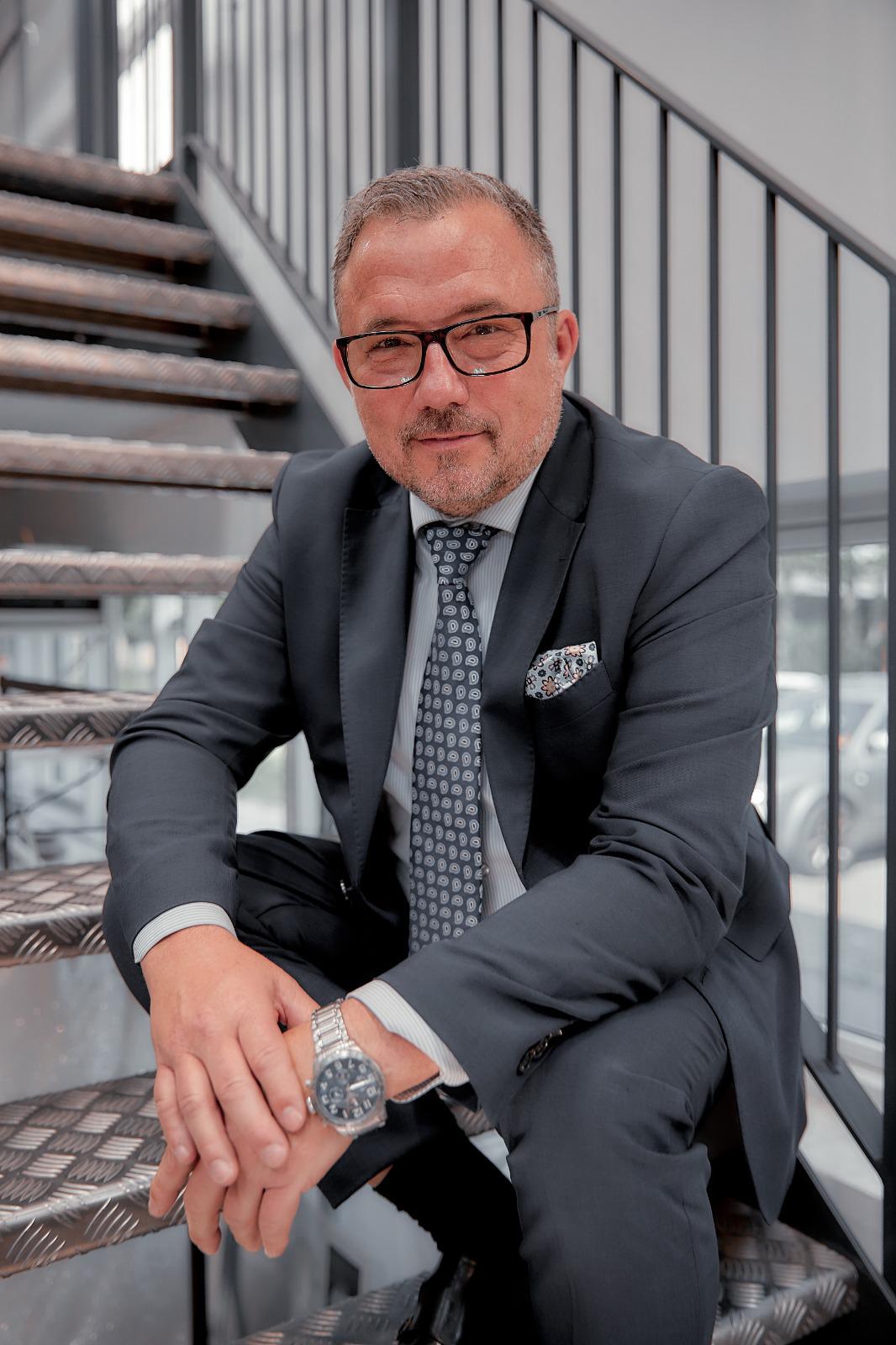 İnternational CEO